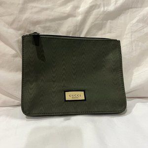 GUCCI POUCH , UNISEX , DARK GREY , DETAIL LOGO ON ZIPPER, NEW!